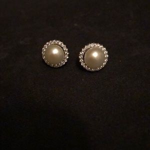 Never been worn pearl earrings